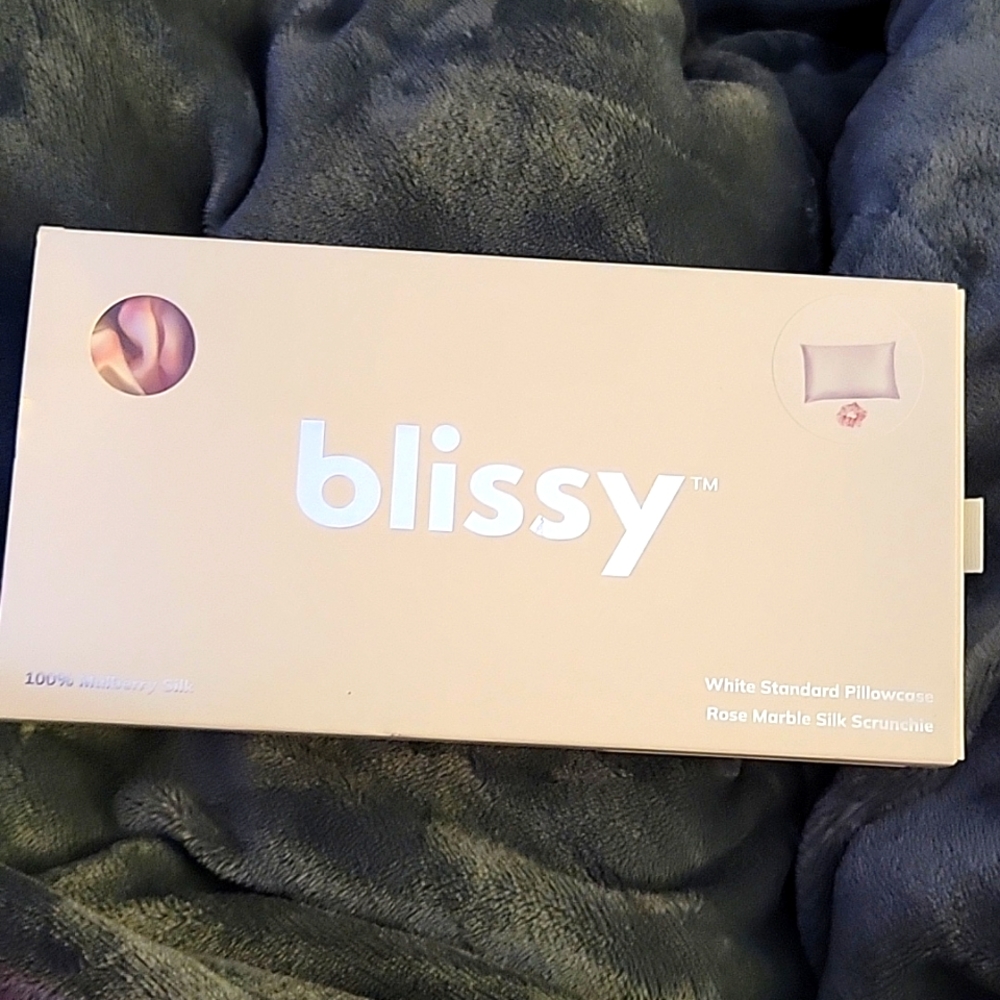 Blissy 100% Mulberry silk White standard pillowcase w/Rose Marble Scrunchy NEW…